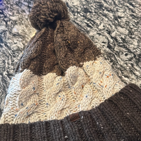 2 FOR 1! Cozy PrAna Wool Beanies - Picture 4 of 8